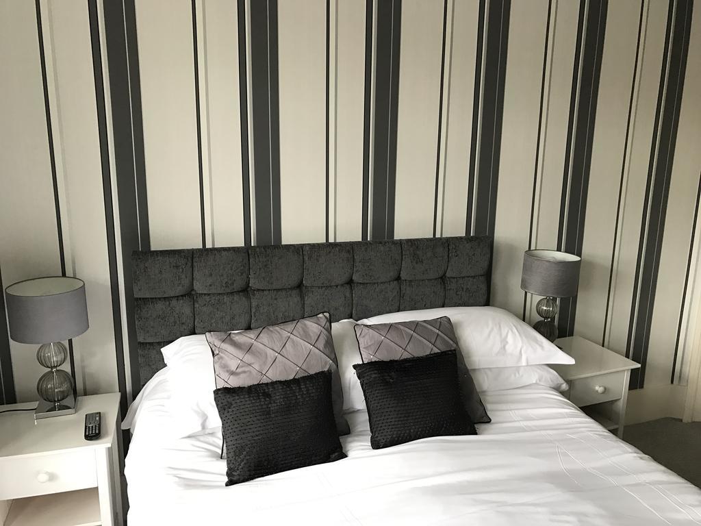 The Grove Bed & Breakfast Уитби Екстериор снимка