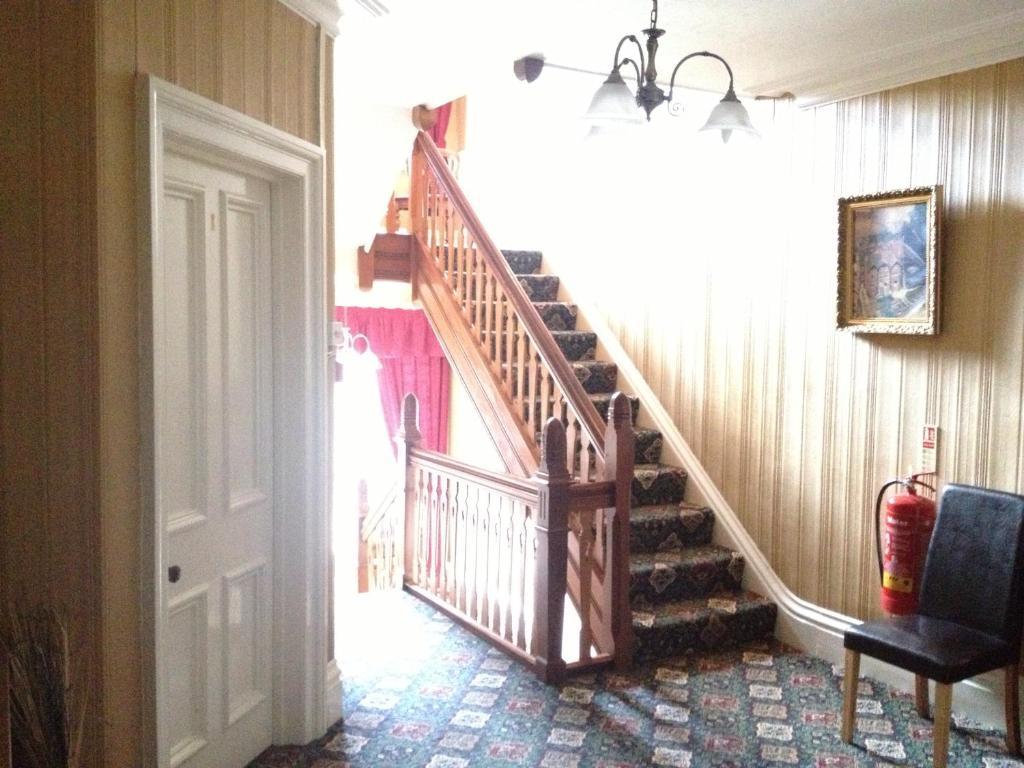 The Grove Bed & Breakfast Уитби Екстериор снимка