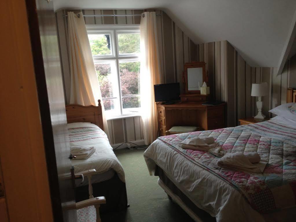 The Grove Bed & Breakfast Уитби Екстериор снимка