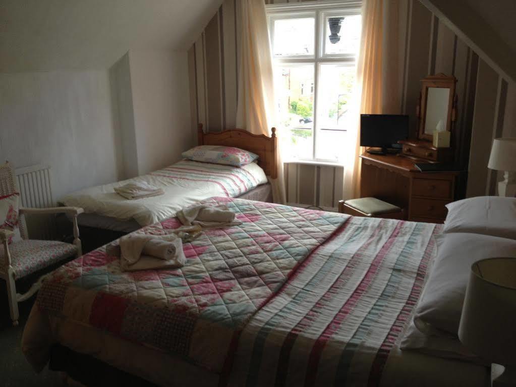The Grove Bed & Breakfast Уитби Екстериор снимка