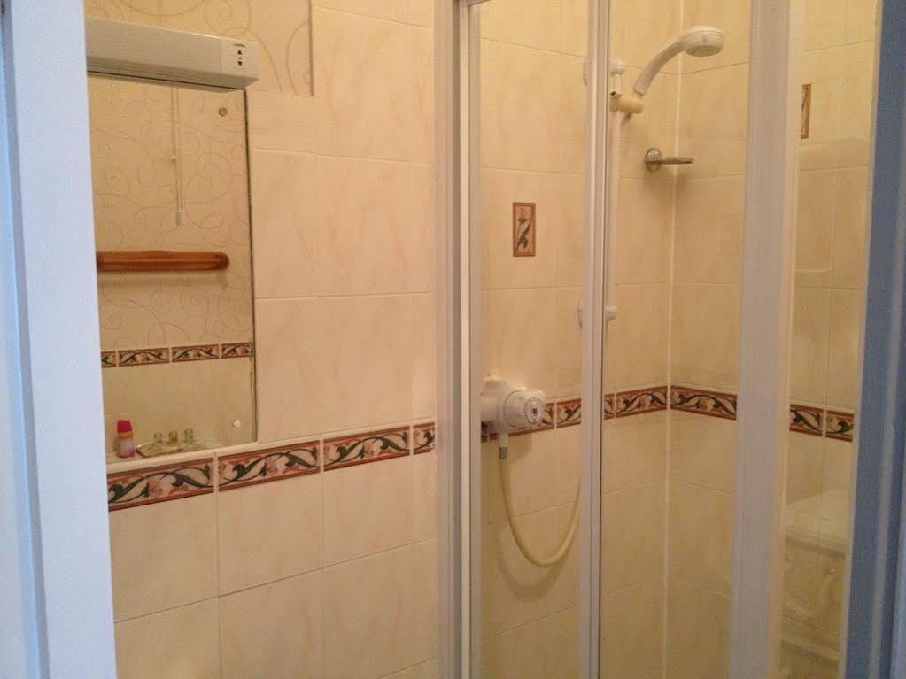 The Grove Bed & Breakfast Уитби Екстериор снимка