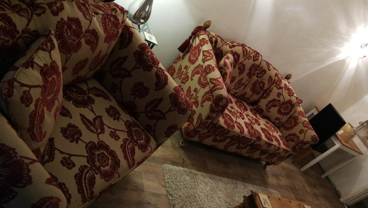 The Grove Bed & Breakfast Уитби Екстериор снимка