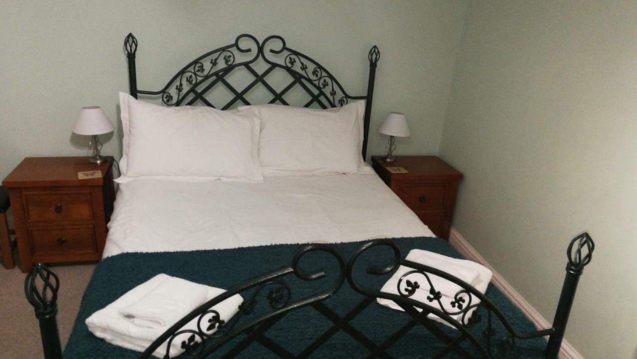 The Grove Bed & Breakfast Уитби Екстериор снимка